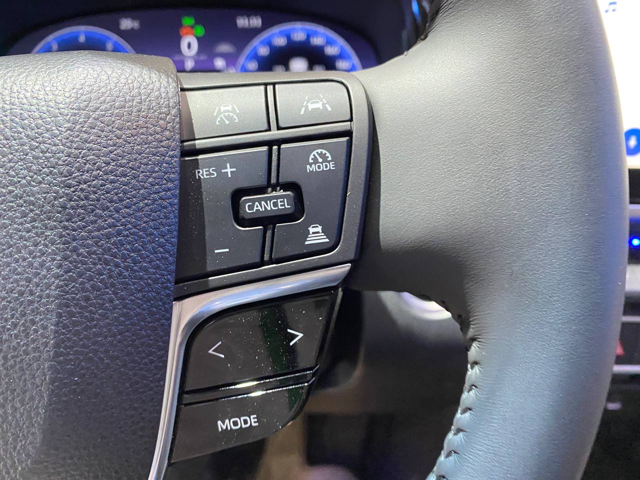 Toyota Camry 2025 ra mắt Việt Nam: Giá cao nhất 1,53 tỷ, có cả xăng và hybrid, đắt nhưng vẫn không sợ Mazda6, Accord - Ảnh 22