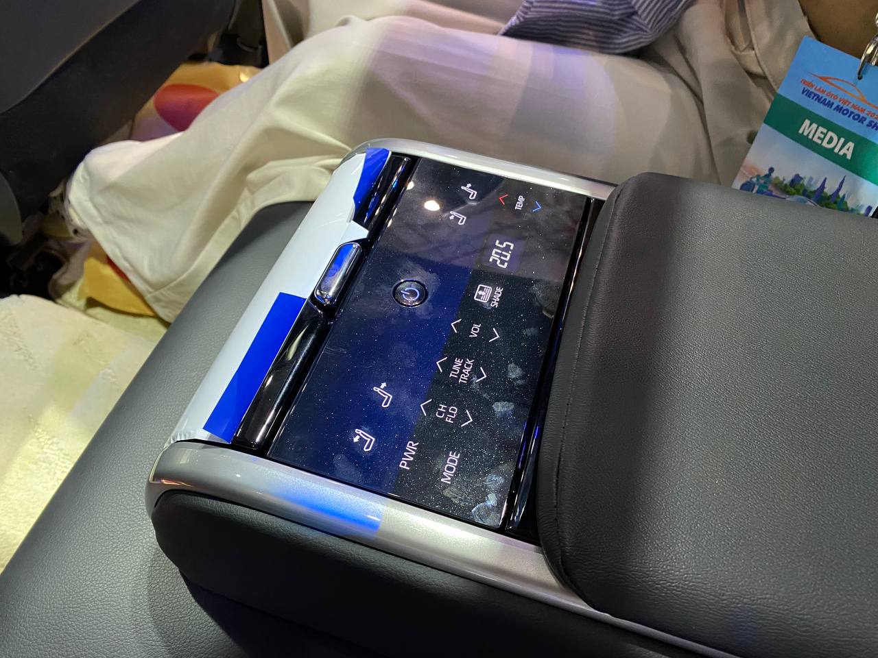 Toyota Camry 2025 ra mắt Việt Nam: Giá cao nhất 1,53 tỷ, có cả xăng và hybrid, đắt nhưng vẫn không sợ Mazda6, Accord - Ảnh 20