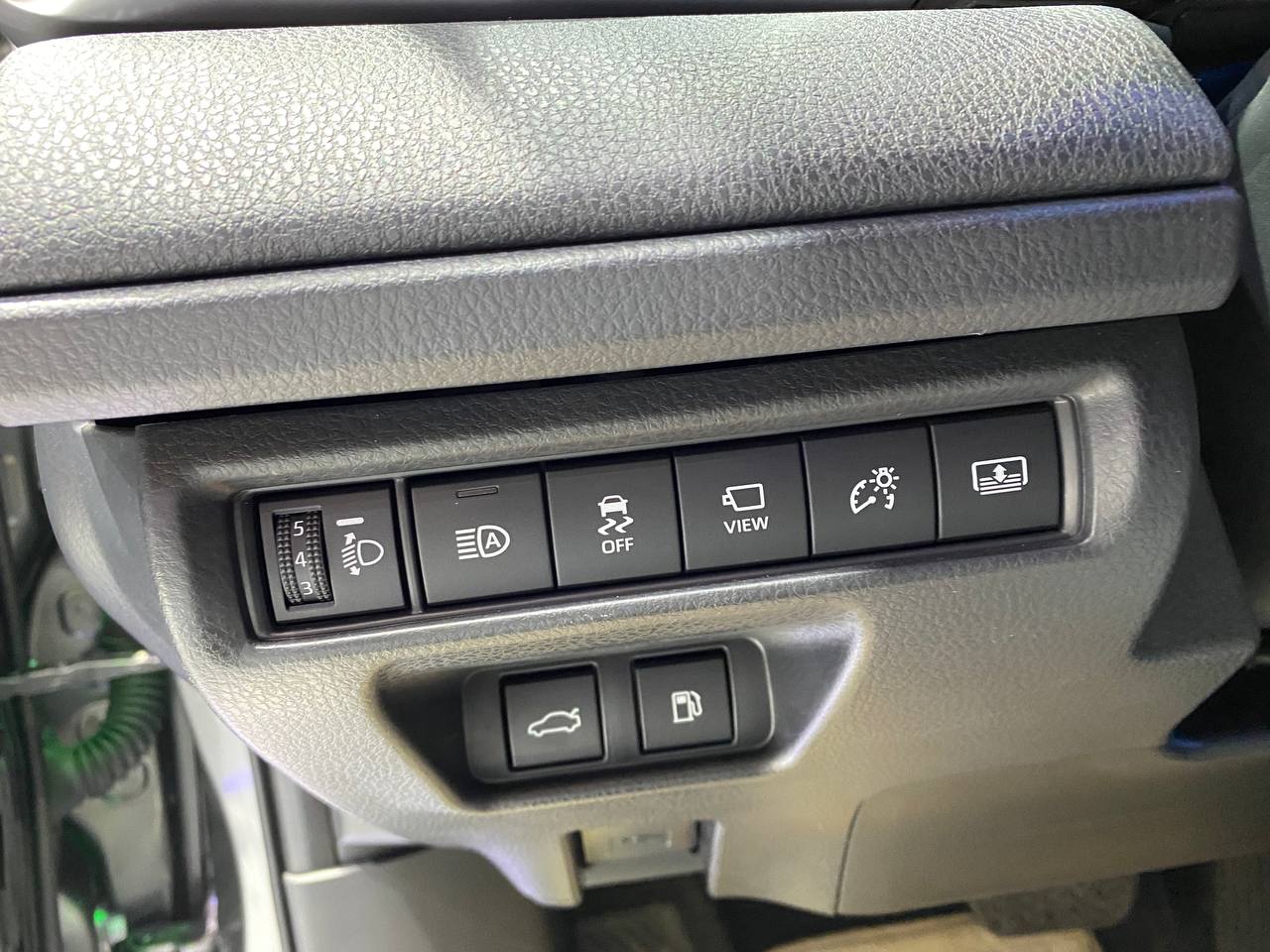 Toyota Camry 2025 ra mắt Việt Nam: Giá cao nhất 1,53 tỷ, có cả xăng và hybrid, đắt nhưng vẫn không sợ Mazda6, Accord - Ảnh 18