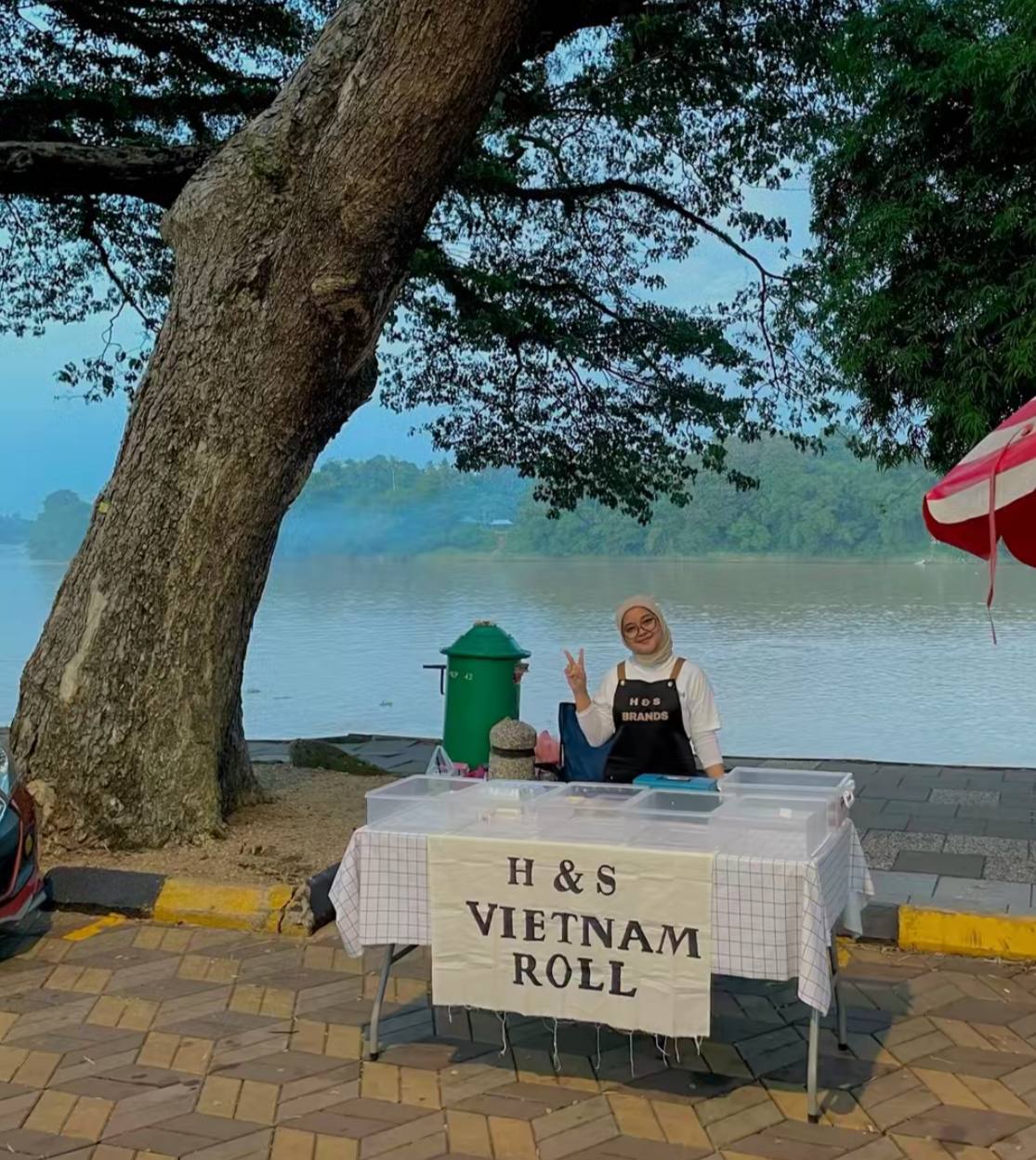 Gỏi cuốn Việt Nam tạo cơn sốt ở Malaysia, mỗi ngày bán hết sạch 1.000 chiếc chỉ trong 1 tiếng - Ảnh 10