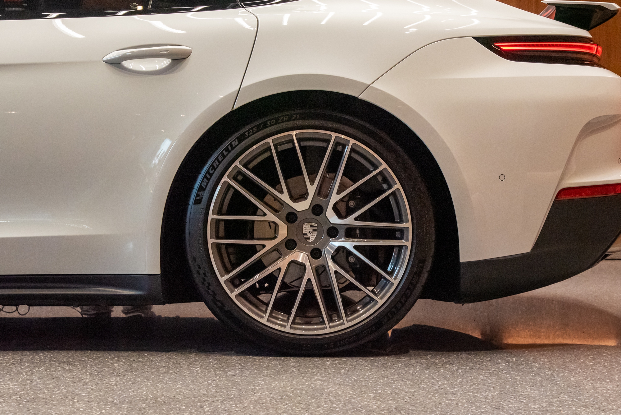 Chi tiết Porsche Panamera 2025 vừa về Việt Nam: Giá từ 6,42 tỷ, thêm option hơn 2 tỷ, có thể tự cá nhân hóa - Ảnh 20