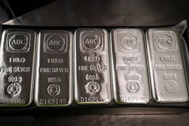Giá bạc leo đỉnh 12 năm - Ảnh 1