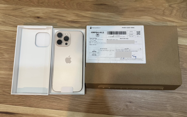 Vụ mua iPhone 16 Pro Max nhận hộp rỗng: Khách hàng đã được Apple đền máy mới sau 6 ngày - Ảnh 1
