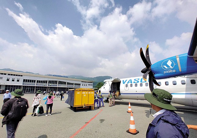 ‘Đỏ mắt’ tìm chuyến bay đến Côn Đảo - Ảnh 7