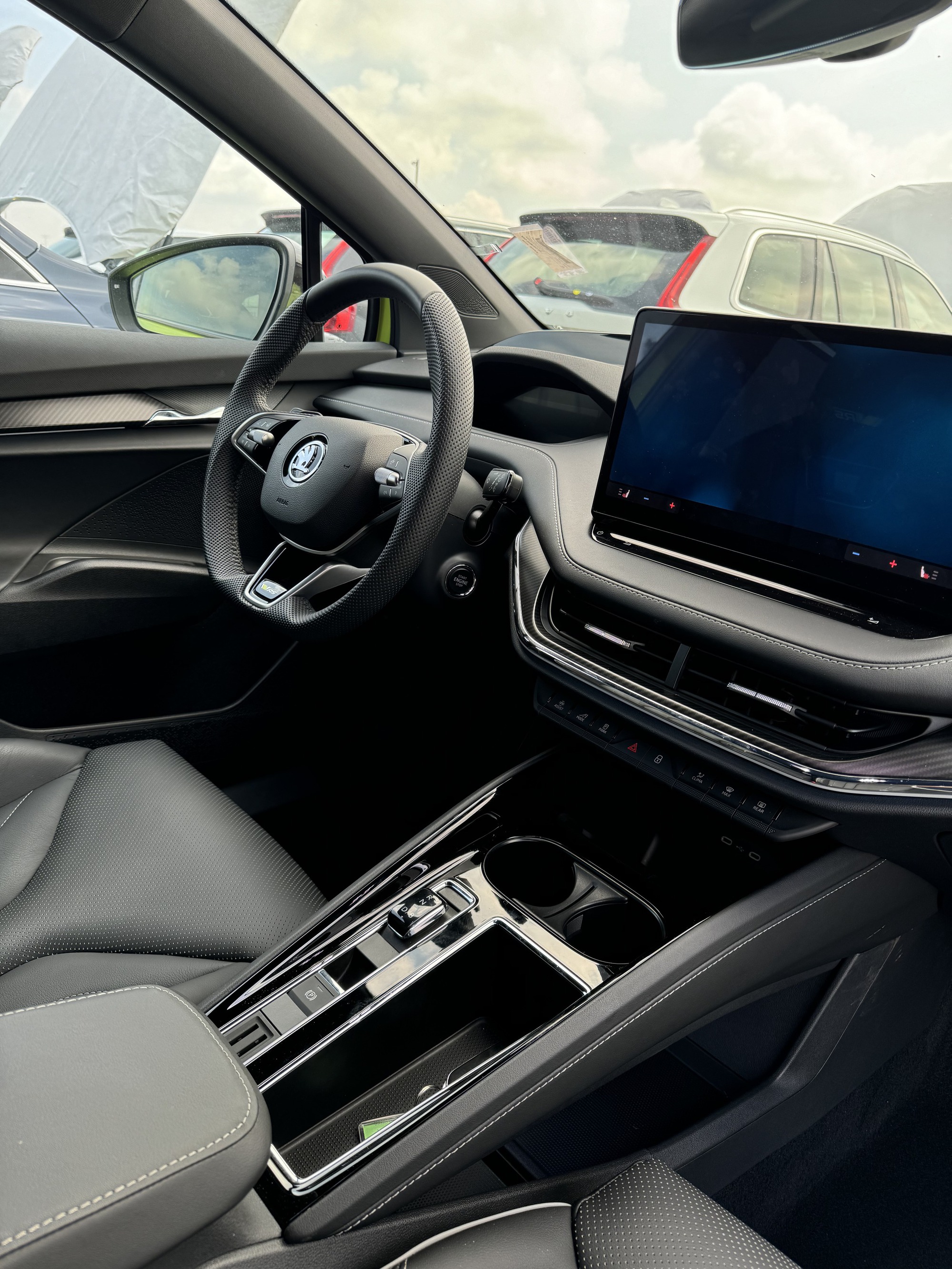 Lộ nội, ngoại thất 4 xe Skoda mới tại Việt Nam: Kodiaq có bản thể thao đấu Santa Fe, Superb cùng cỡ Camry nhưng dáng lạ - Ảnh 23