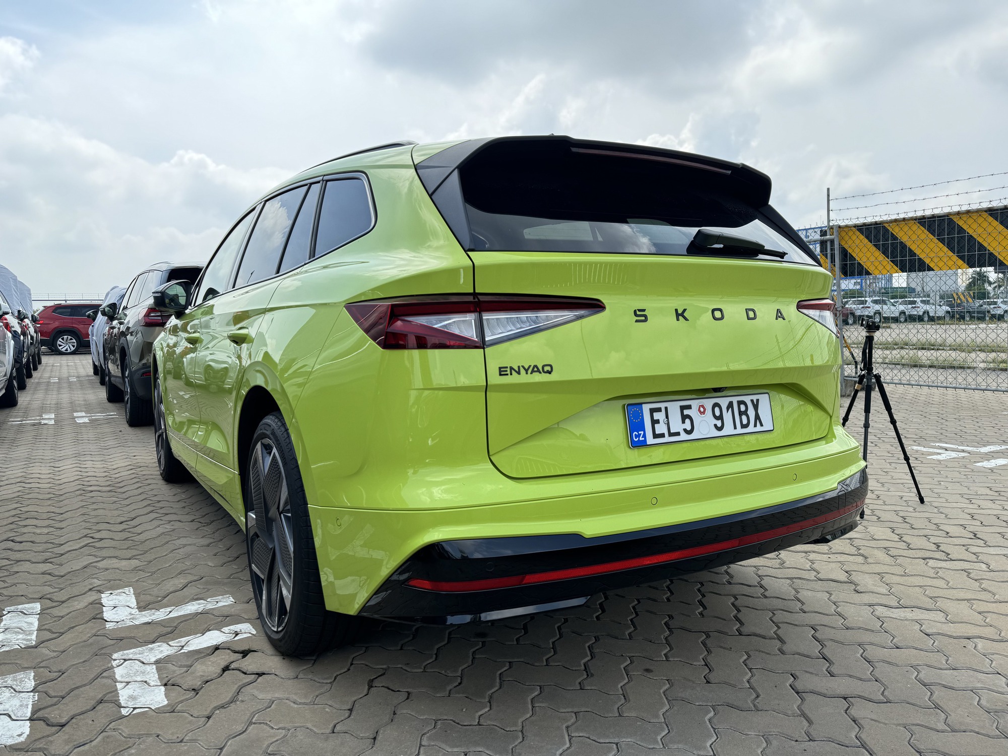 Lộ nội, ngoại thất 4 xe Skoda mới tại Việt Nam: Kodiaq có bản thể thao đấu Santa Fe, Superb cùng cỡ Camry nhưng dáng lạ - Ảnh 19