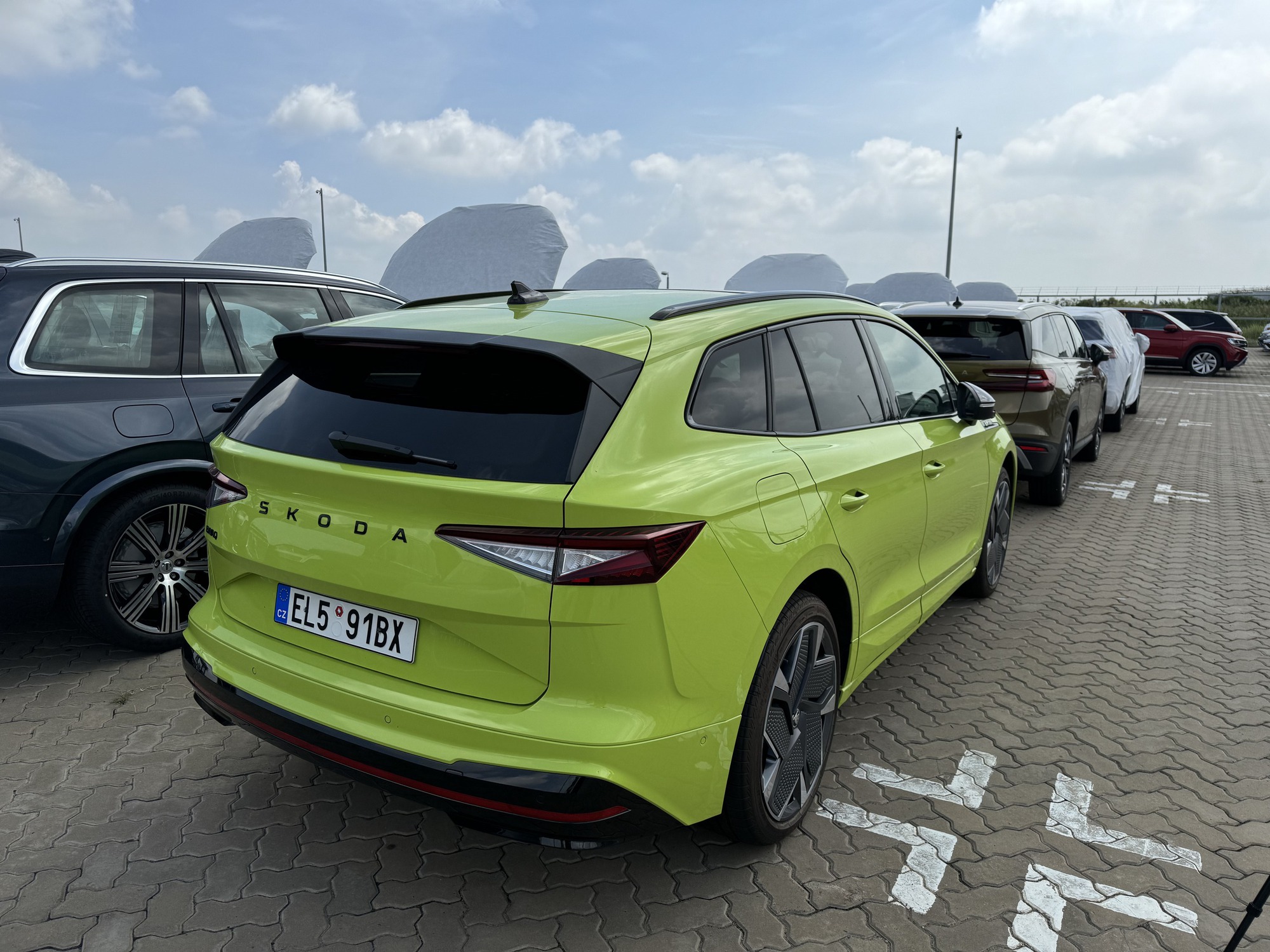 Lộ nội, ngoại thất 4 xe Skoda mới tại Việt Nam: Kodiaq có bản thể thao đấu Santa Fe, Superb cùng cỡ Camry nhưng dáng lạ - Ảnh 21