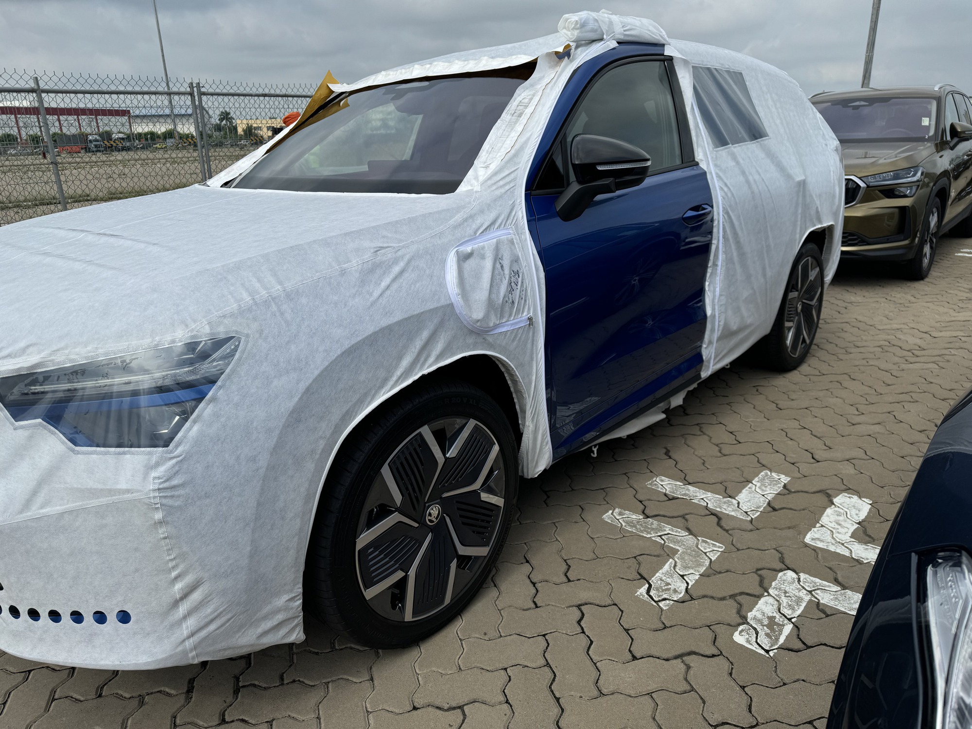 Lộ nội, ngoại thất 4 xe Skoda mới tại Việt Nam: Kodiaq có bản thể thao đấu Santa Fe, Superb cùng cỡ Camry nhưng dáng lạ - Ảnh 6