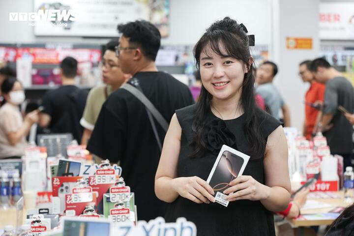 Doanh thu bán dòng iPhone mới ở Việt Nam tăng cao - Ảnh 1