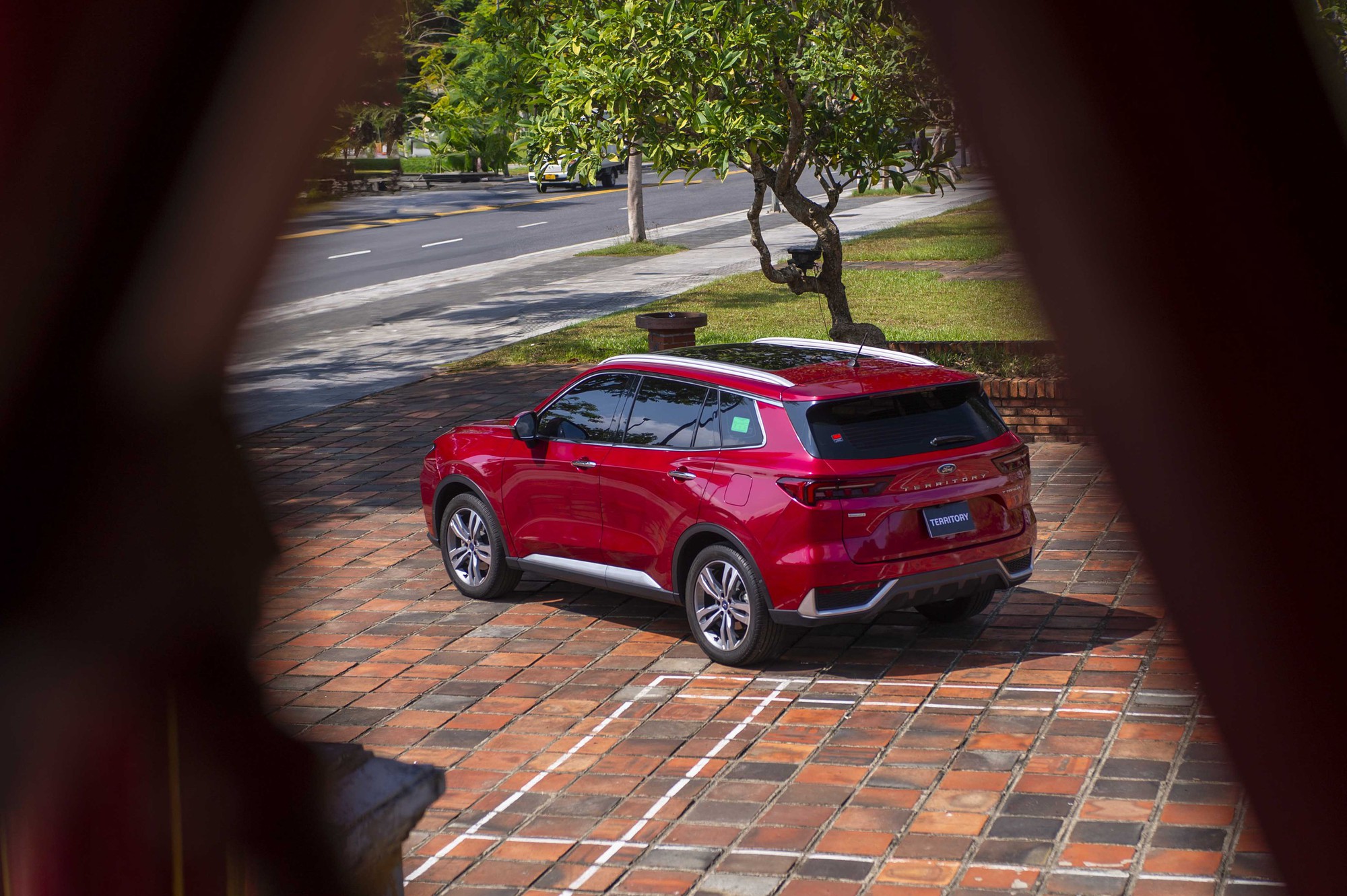 ‘Lãnh thổ’ riêng của Ford Territory trong phân khúc gầm cao cỡ C chật chội ở Việt Nam - Ảnh 14