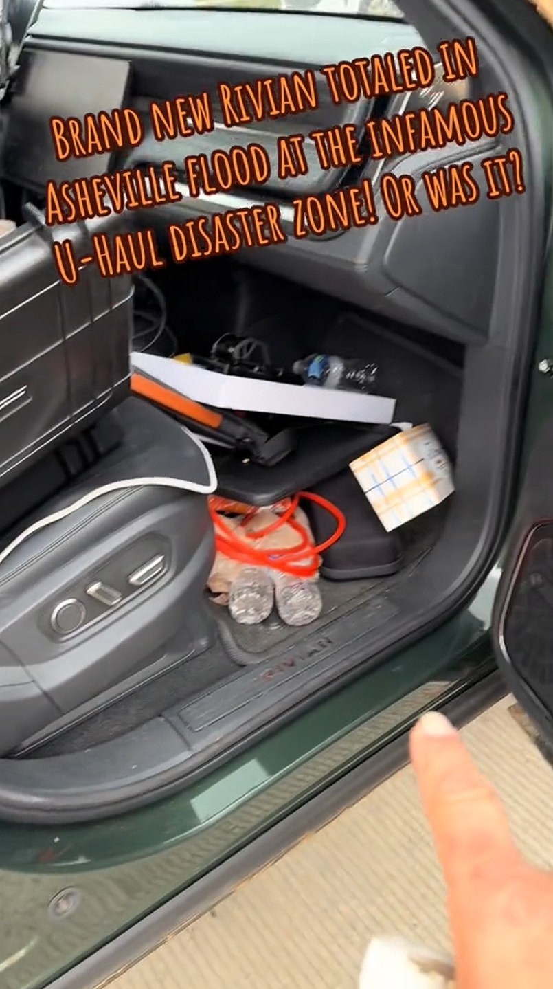 Mẫu bán tải này sống sót sau khi bị lũ cuốn ở trạng thái 'hoàn hảo', hãng nhận được mưa lời khen từ cộng đồng mạng - Ảnh 3