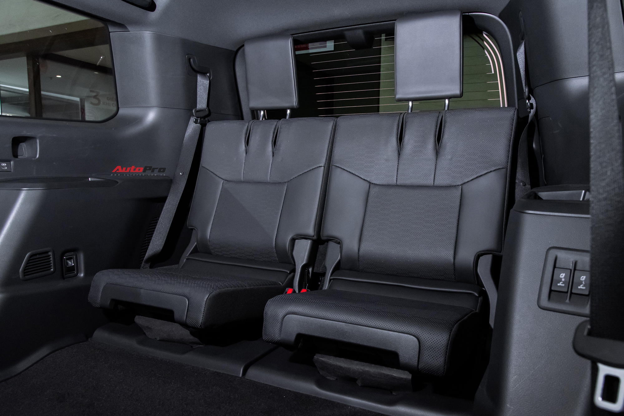 Chi tiết Toyota Land Cruiser Prado 2024 giá 3,48 tỷ vừa về đại lý: Cách định giá trúng đích - Ảnh 26