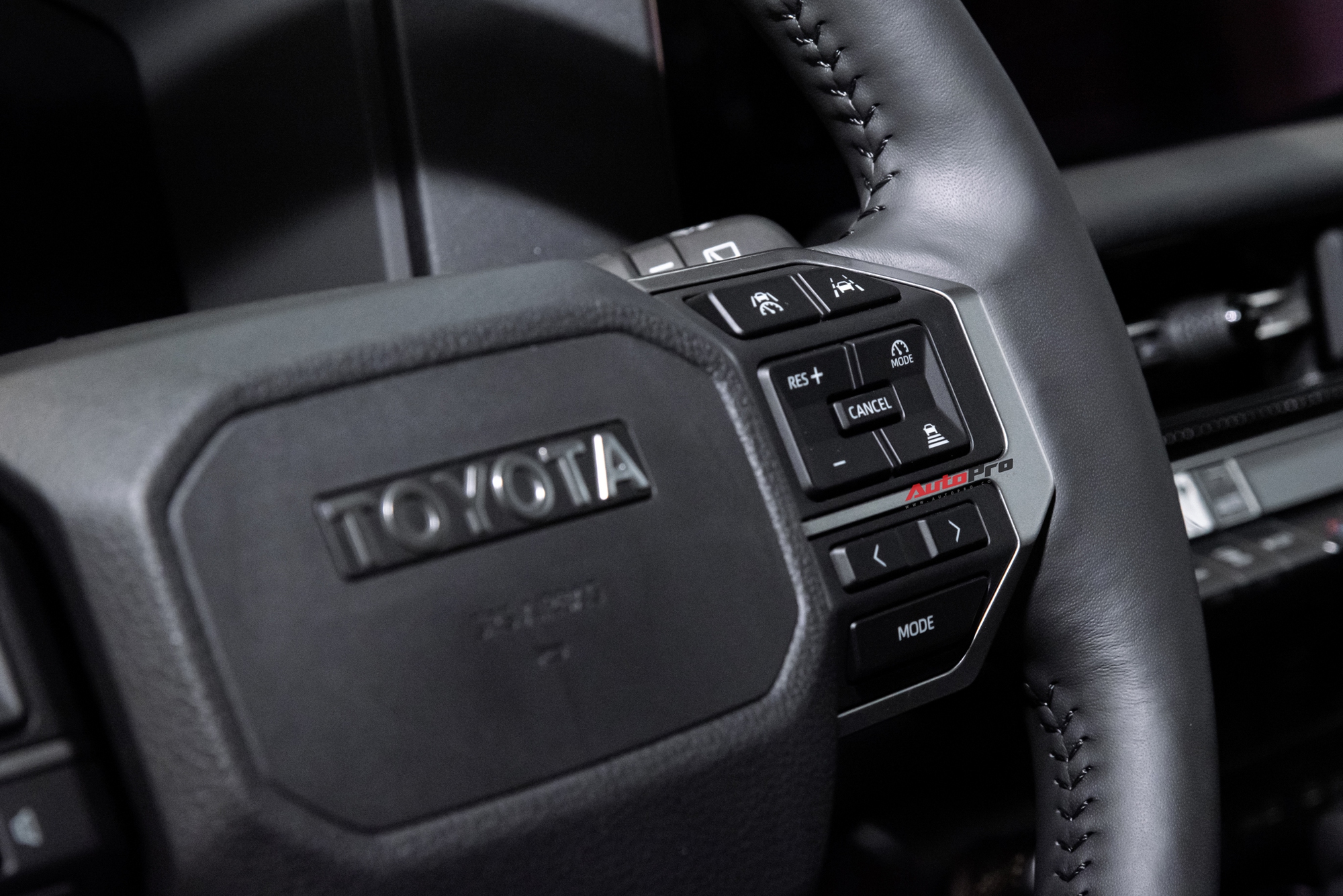 Chi tiết Toyota Land Cruiser Prado 2024 giá 3,48 tỷ vừa về đại lý: Cách định giá trúng đích - Ảnh 30