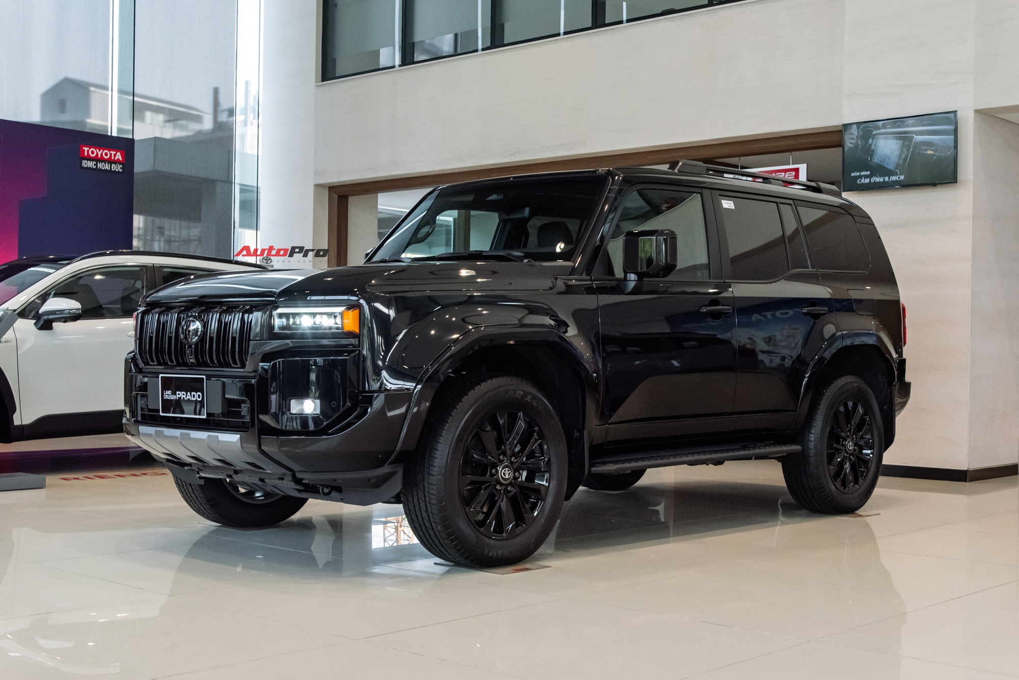Chi tiết Toyota Land Cruiser Prado 2024 giá 3,48 tỷ vừa về đại lý: Cách định giá trúng đích - Ảnh 31