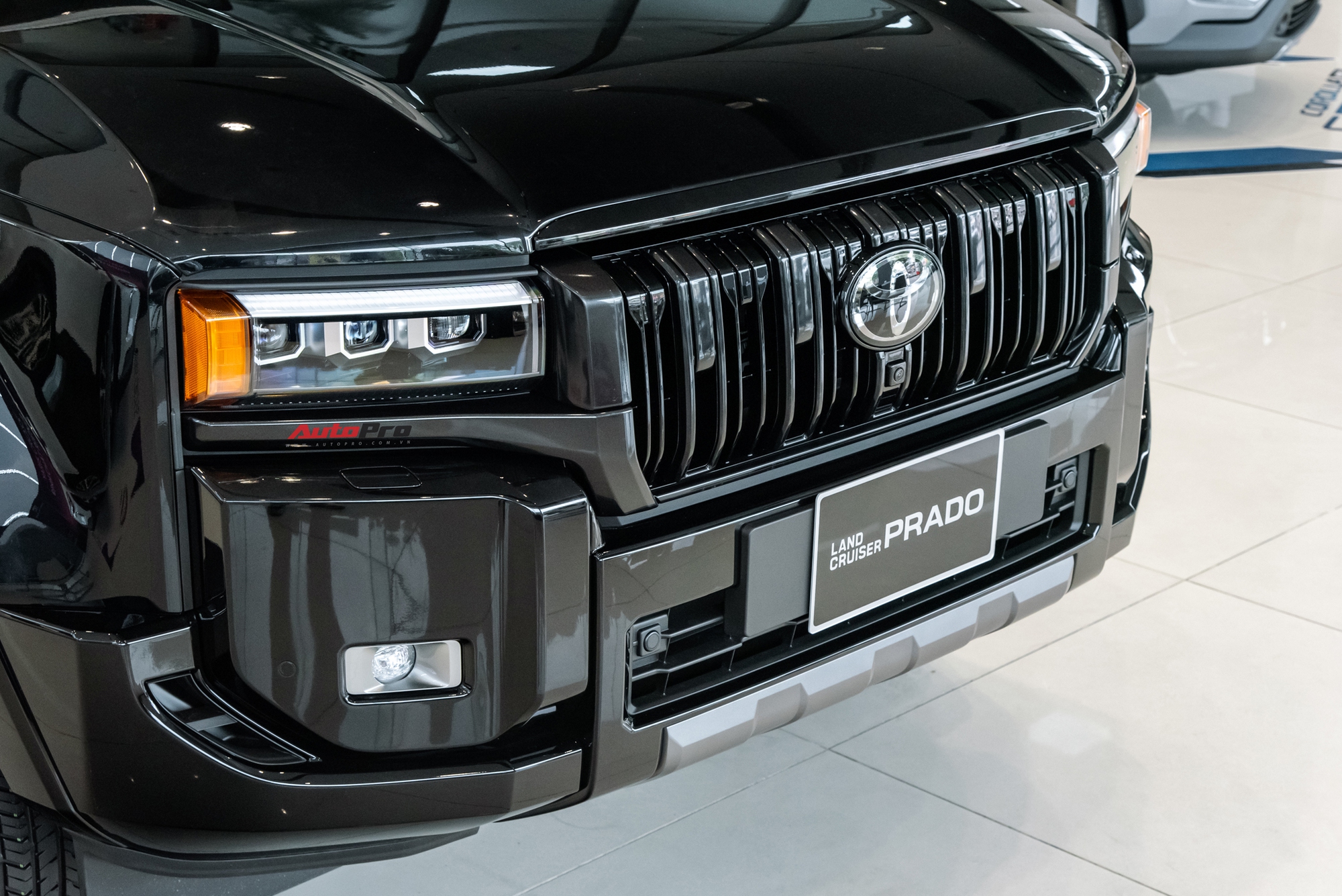 Chi tiết Toyota Land Cruiser Prado 2024 giá 3,48 tỷ vừa về đại lý: Cách định giá trúng đích - Ảnh 3