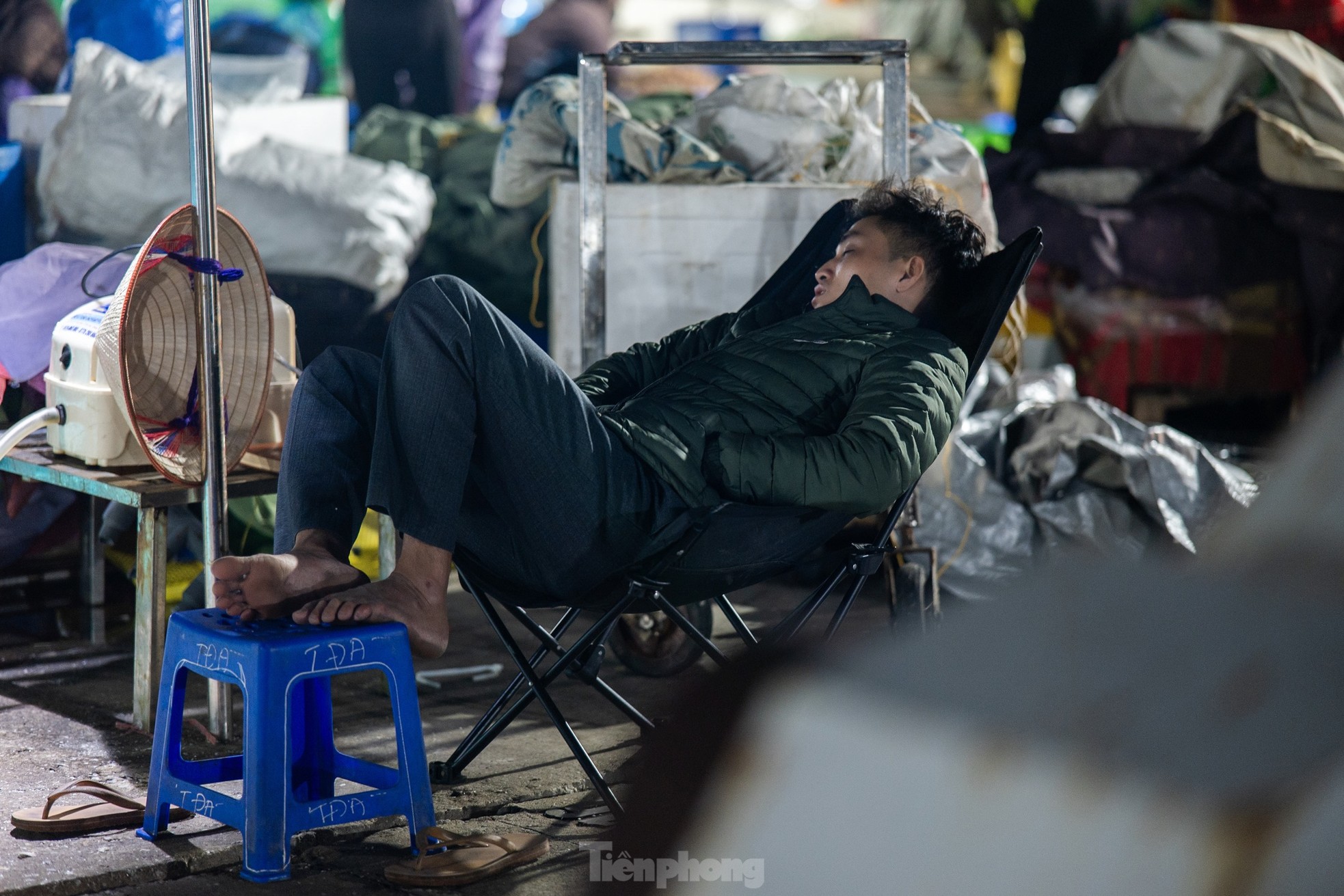 Chợ cá 'không ngủ' duy nhất ở vịnh Hạ Long - Ảnh 12