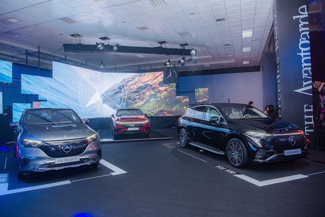Mercedes-Benz đưa dàn xe 150 tỷ ra Hà Nội - Ảnh 2