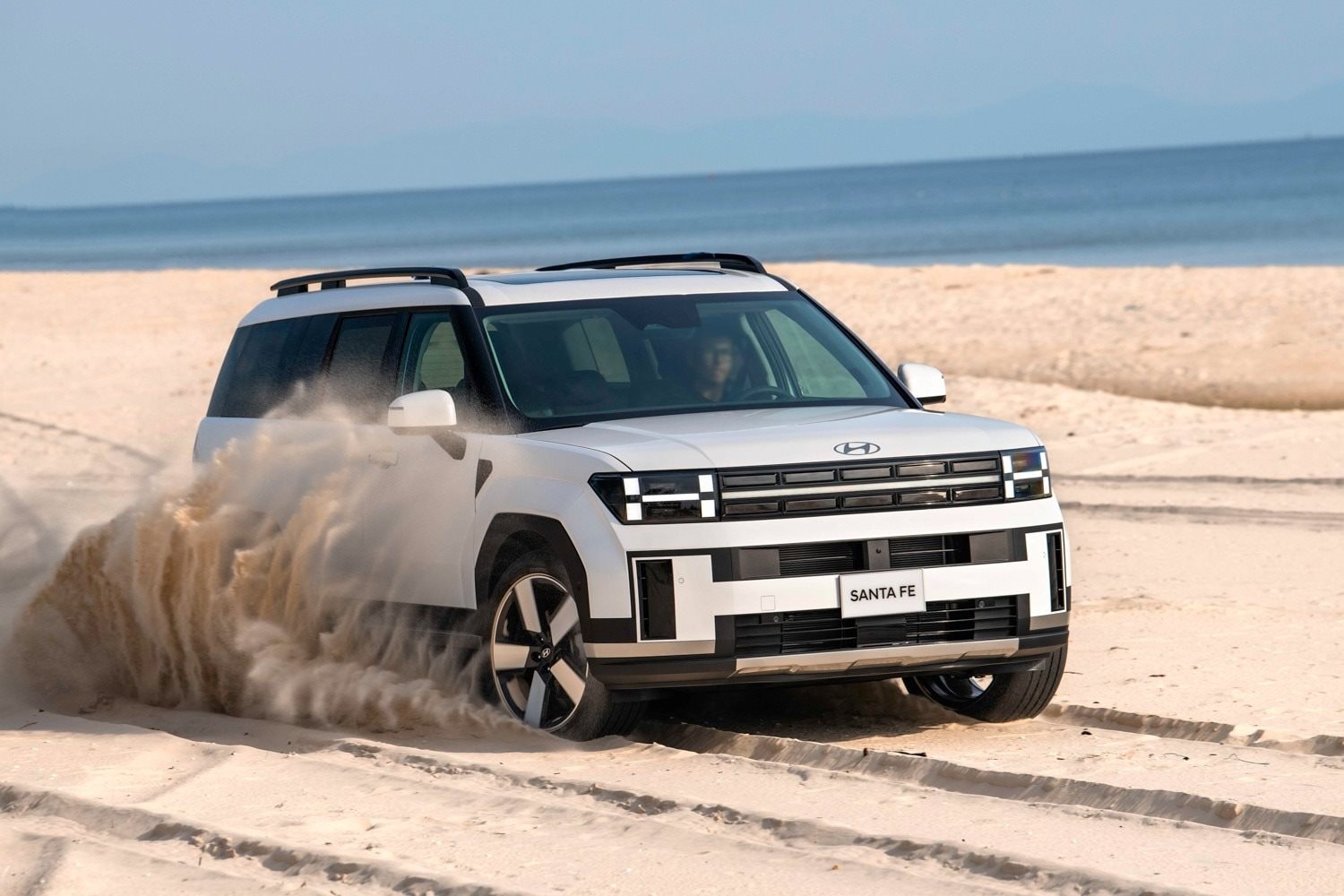 Lựa chọn SUV cỡ trung sáng giá cho gia đình: xe Hàn, Nhật đều xịn nhưng xe Việt không hề lép vế - Ảnh 2