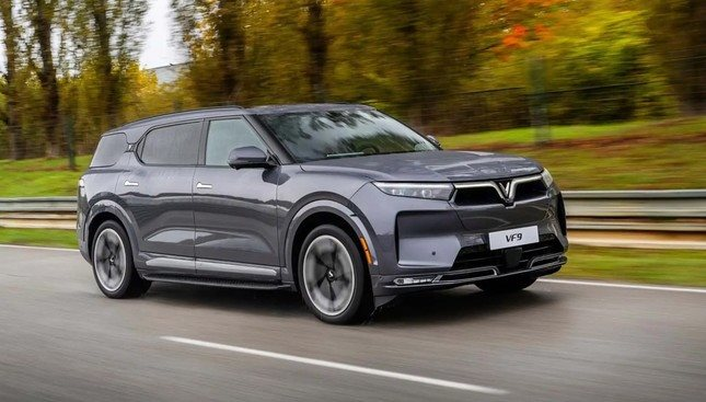 SUV cỡ lớn ngày càng chăm chút cho thị trường Việt: Toàn tên tuổi hot, xe Việt full công nghệ, giá lại mềm hơn hẳn - Ảnh 2