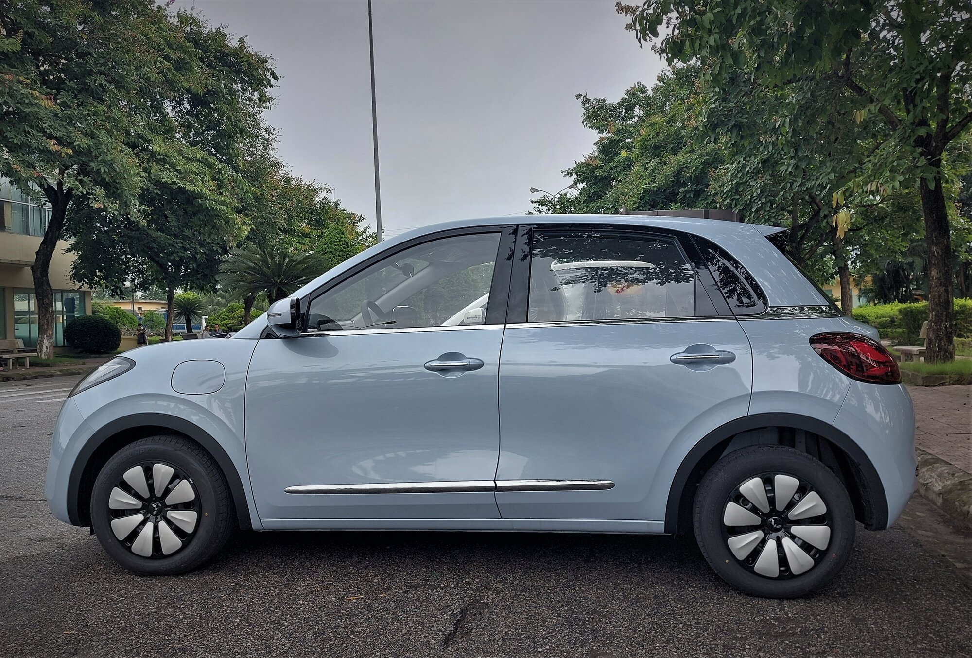 Wuling Bingo nhá hàng sắp ra mắt Việt Nam: Chạy xa nhất 510km/sạc, CĐM đoán giá dễ rơi tầm 550 triệu sau hạ dần - Ảnh 4