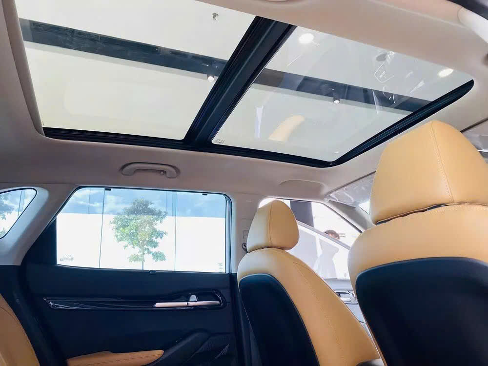 Kia Seltos bổ sung bản GT-Line Đặc biệt: Mâm 18 inch, ghế da màu nâu, đồng hồ 10,25 inch, cửa sổ trời toàn cảnh, giá 839 triệu ngang CUV cỡ C - Ảnh 8