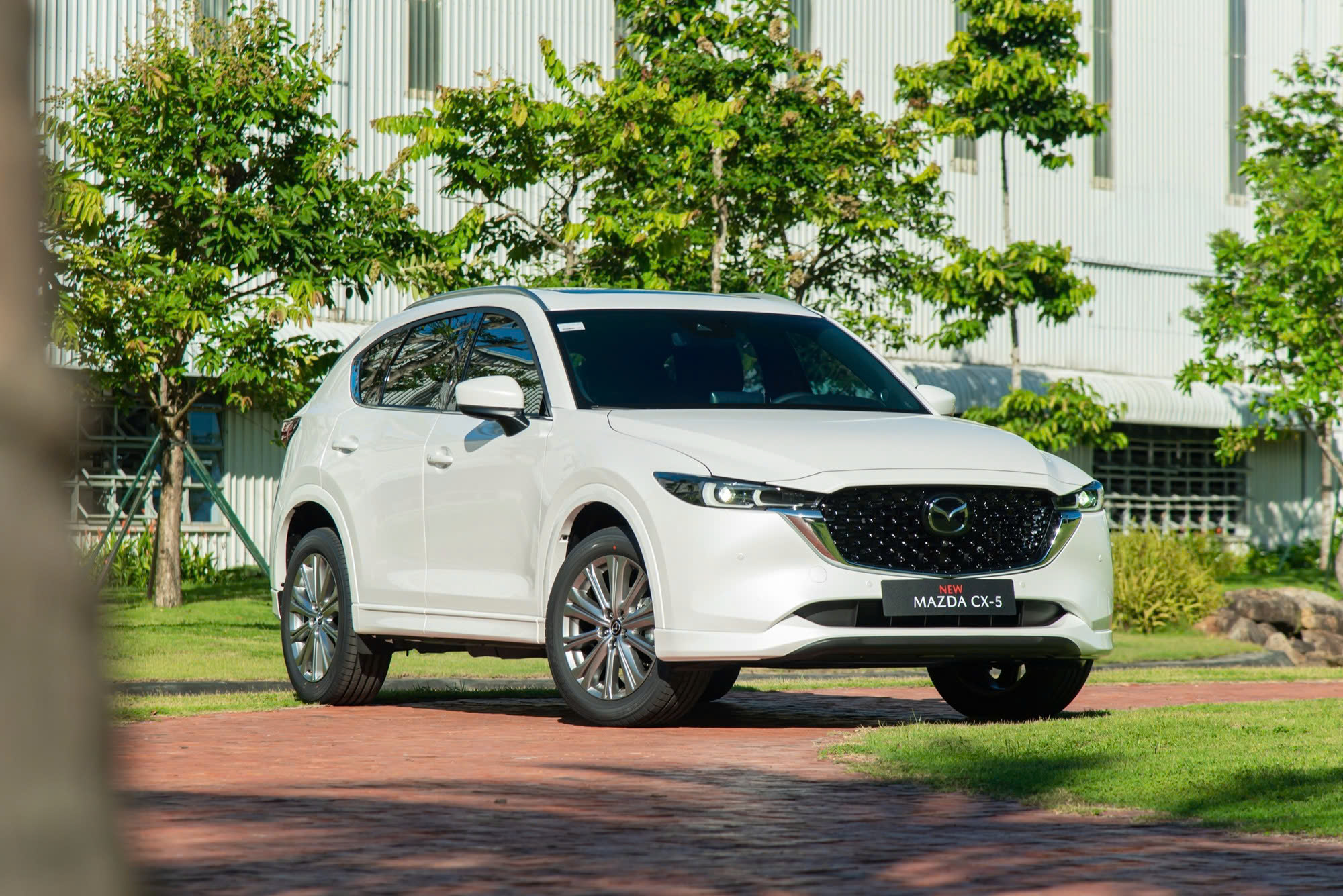 Cùng giá 979 triệu đồng, chọn Tucson 1.6 Turbo hay CX-5 2.5 Signature Exclusive và đây là bảng so sánh chi tiết - Ảnh 2