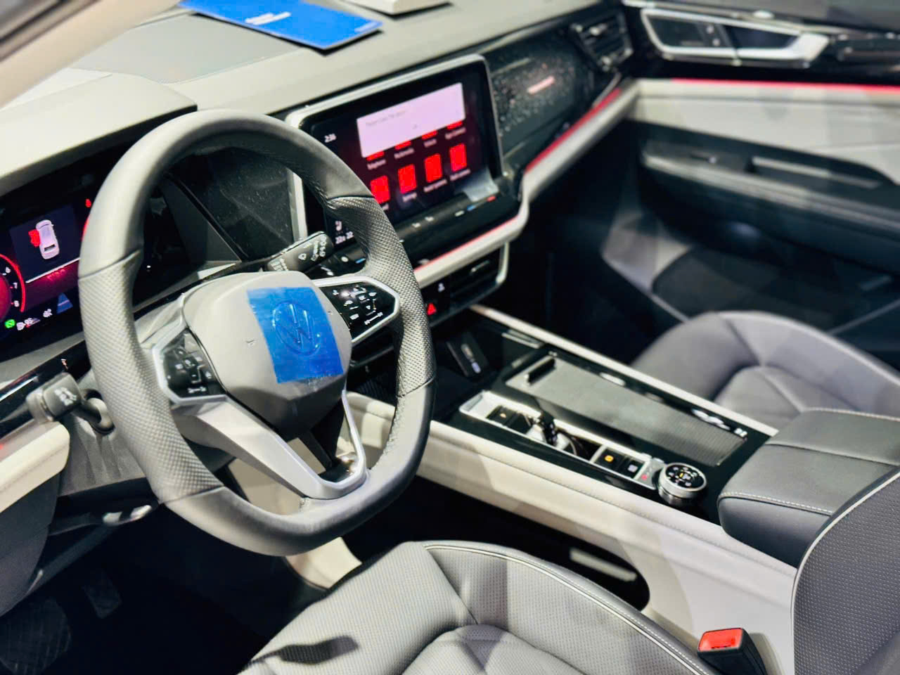 VW Teramont President về đại lý: Giá 2,4 tỷ đồng, hàng 2 ghế 'chủ tịch', có ADAS, giới hạn 88 xe trong năm 2024 - Ảnh 6