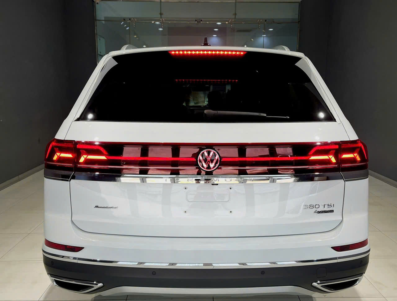 VW Teramont President về đại lý: Giá 2,4 tỷ đồng, hàng 2 ghế 'chủ tịch', có ADAS, giới hạn 88 xe trong năm 2024 - Ảnh 2