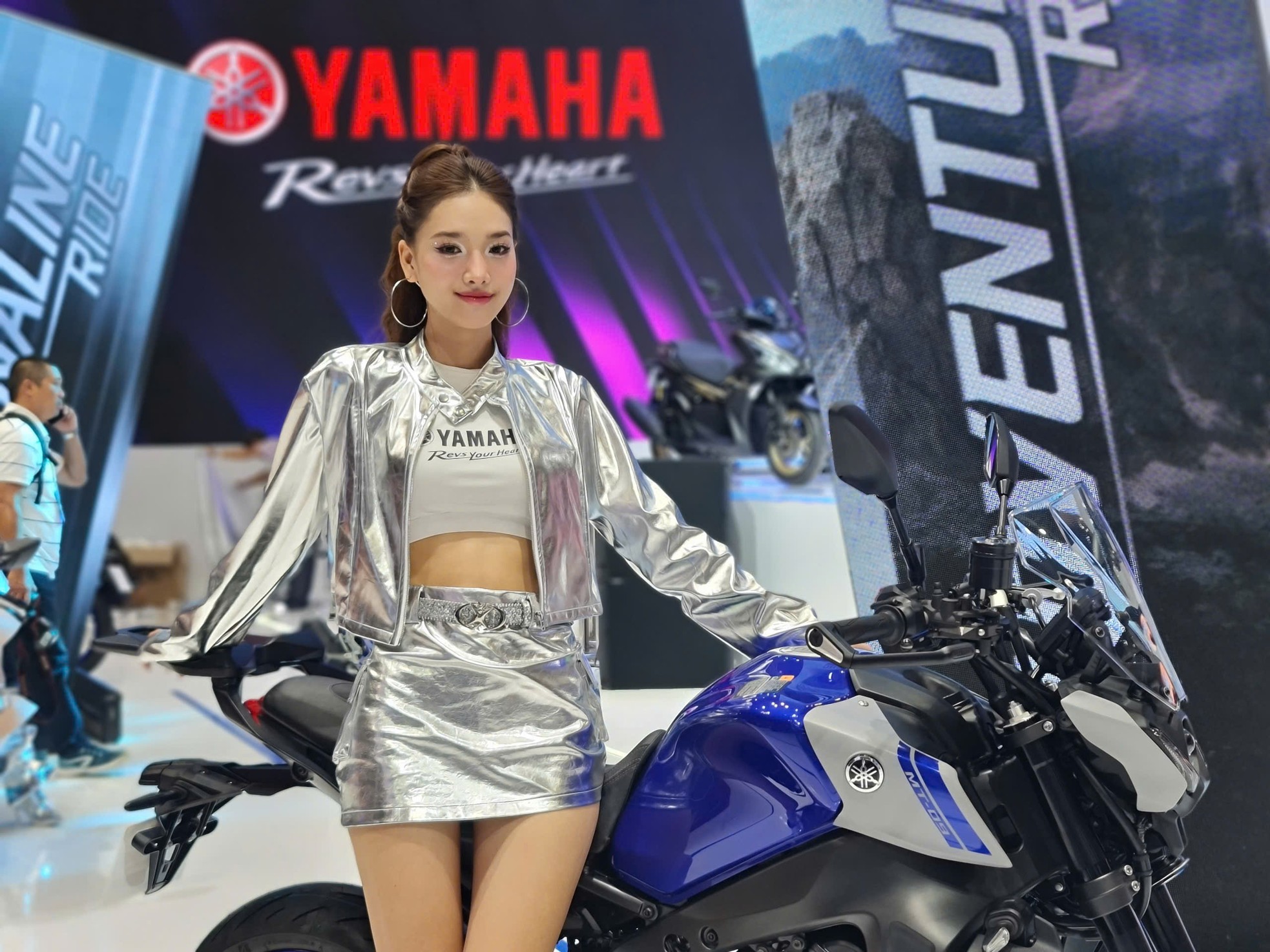 'Bóng hồng' khoe sắc tại Vietnam Motor Show 2024 - Ảnh 5