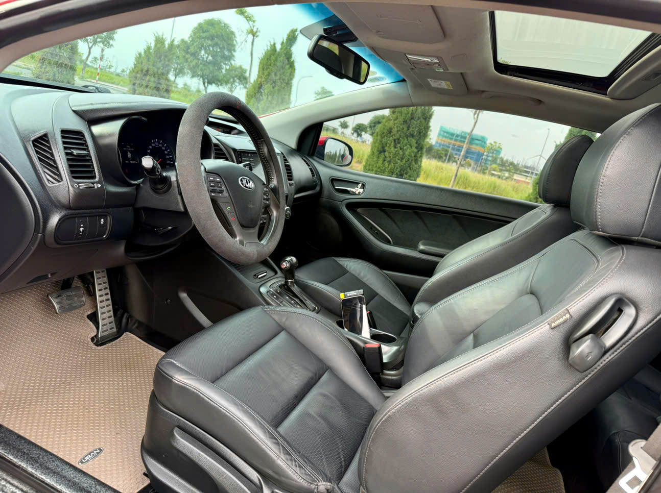 Kia Cerato 2 cửa ‘mua 1 tỷ bán còn lâu mới tới 4 đồng’, chủ xe cam kết nhập Hàn, zin từ A-Z - Ảnh 2