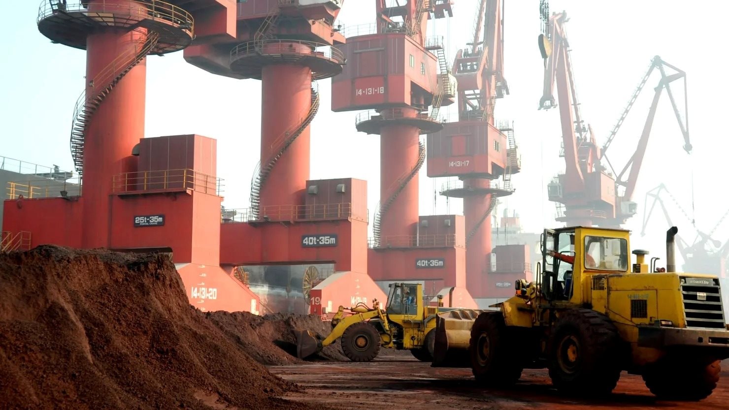 Chiếm 80% chuỗi cung ứng, Trung Quốc chính thức cấm xuất khẩu một kim loại cực kỳ quan trọng nhưng chuyên gia phán nhẹ 'giờ mới cấm đã muộn' - Ảnh 1