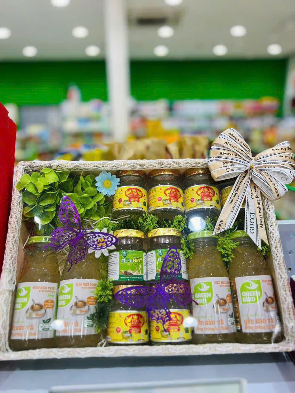 Thị trường hoa, quà tặng tri ân thầy cô dịp 20-11 có gì đặc biệt? - Ảnh 12