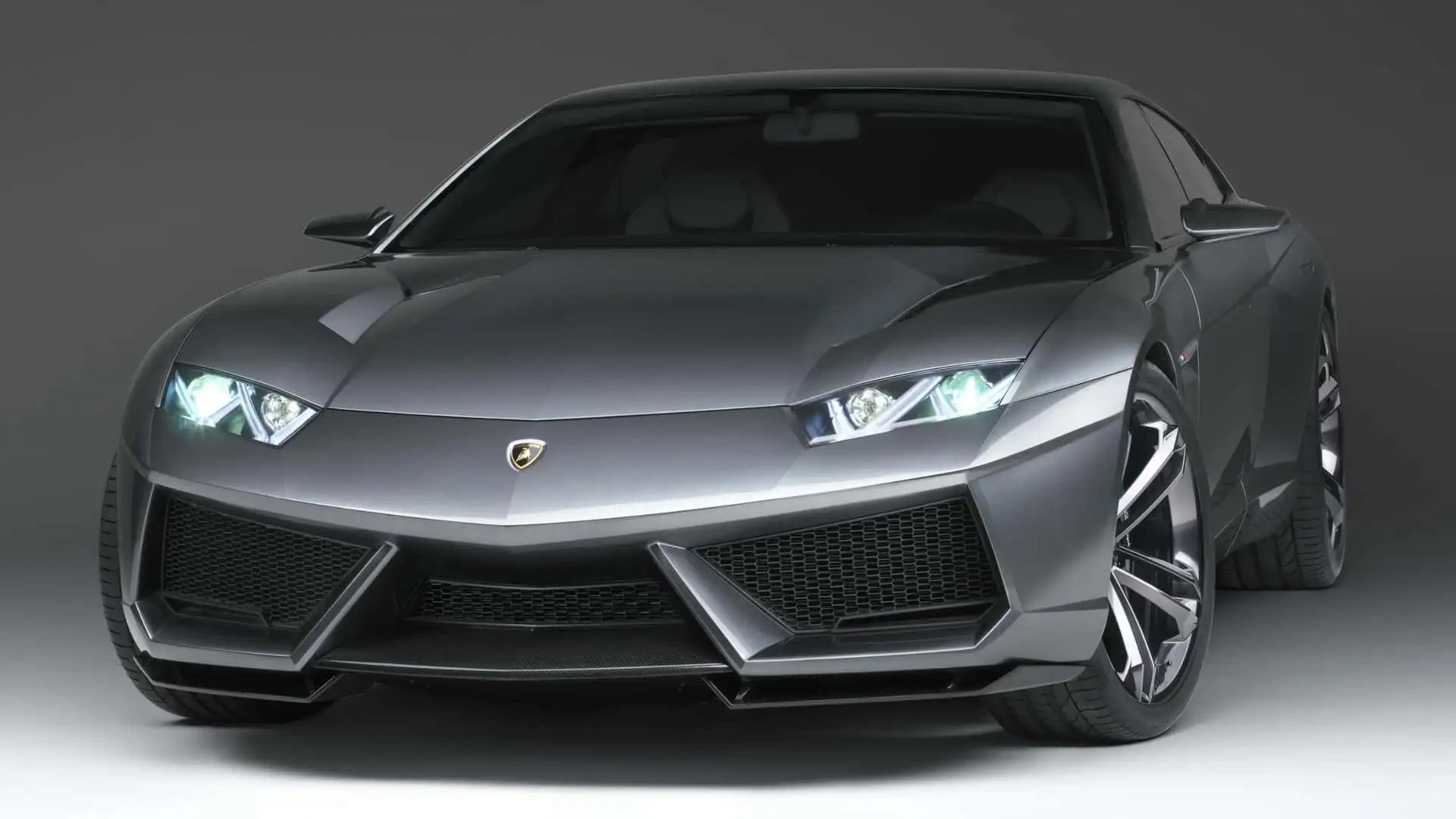 Xe thứ 4 của Lamborghini đã suýt là... sedan - Ảnh 1