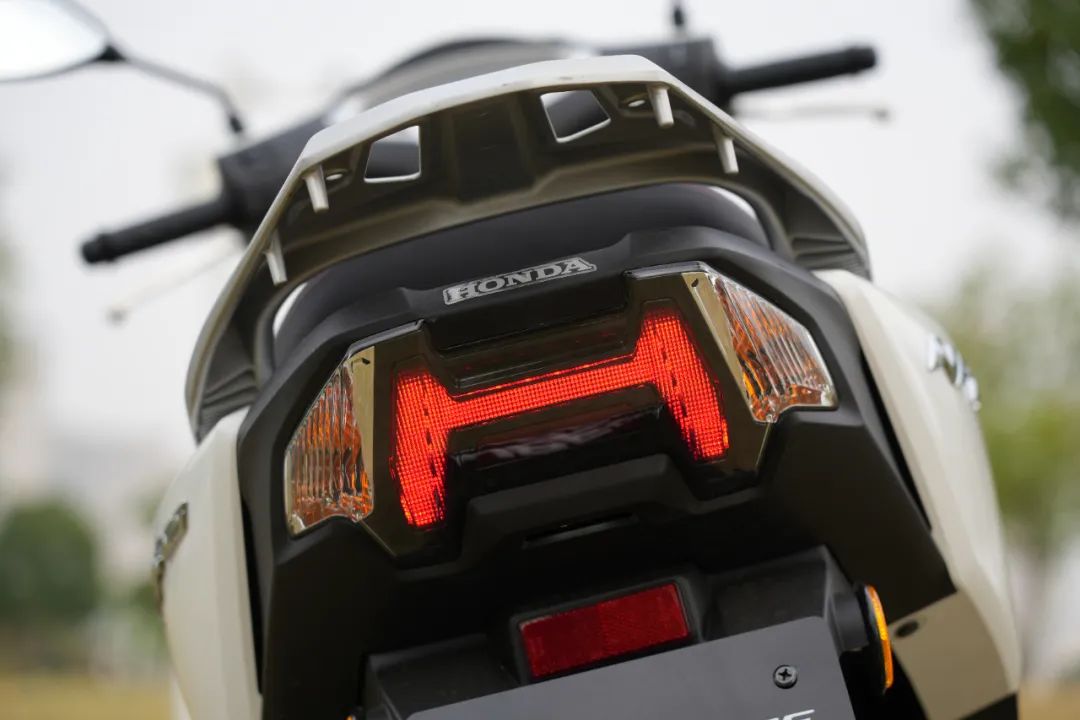 "Tân binh" xe ga 125cc của Honda chốt giá cực rẻ: Trang bị phanh ABS, uống 1,87 lít xăng/100km - Ảnh 4