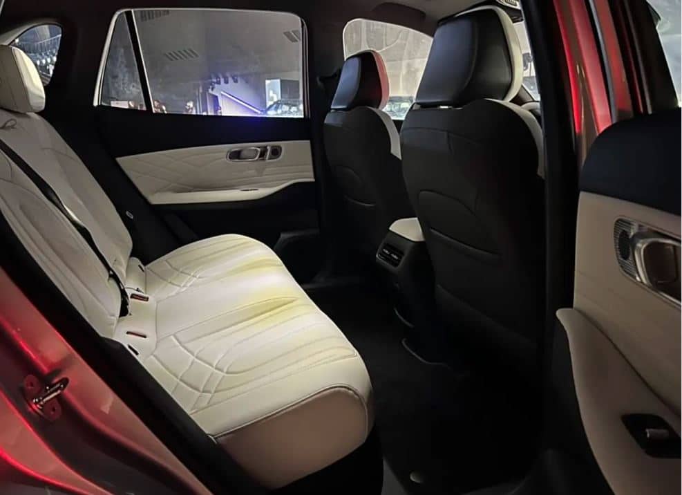 Hãng xe xây nhà máy 4.100 tỷ tại Việt Nam giới thiệu mẫu SUV siêu tiết kiệm xăng: Ngang cỡ Hyundai Santa Fe, phạm vi di chuyển 1.430 km - Ảnh 4