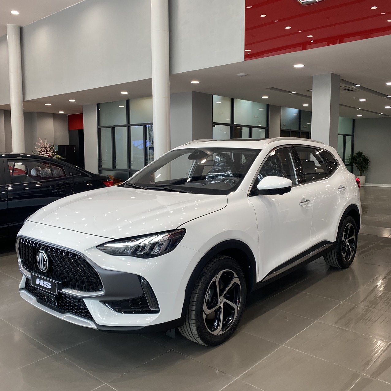 MG HS giảm giá kỷ lục tại đại lý: Bản 'base' còn 520 triệu rẻ hơn Sonet, khách mua phải đánh đổi số VIN và tùy chọn màu - Ảnh 5