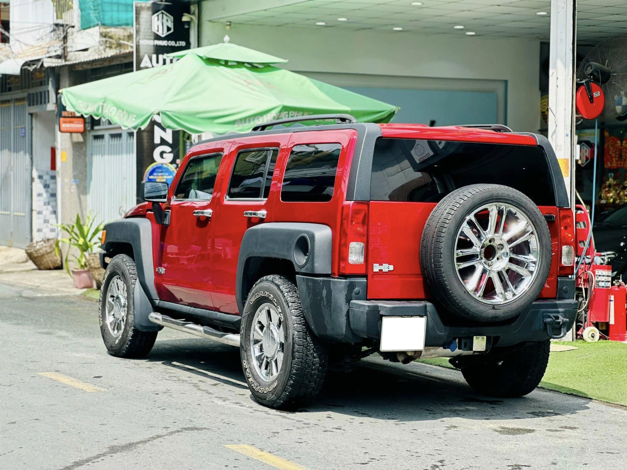 Hàng hiếm Hummer H3 sau 20 năm vẫn có giá ngang Santa Fe ‘đập hộp’: Đã độ màn hình, âm thanh hơn 100 triệu - Ảnh 13
