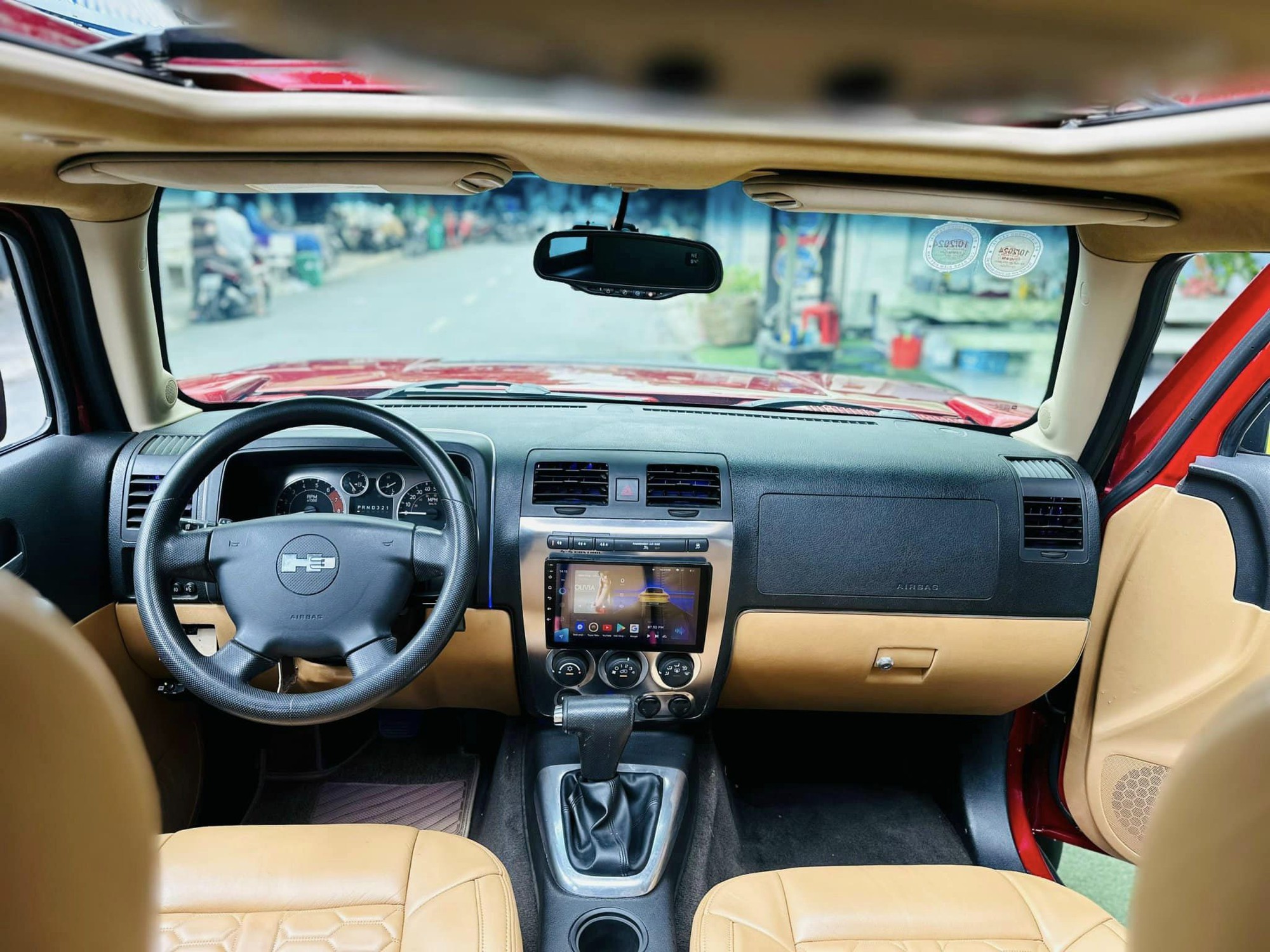 Hàng hiếm Hummer H3 sau 20 năm vẫn có giá ngang Santa Fe ‘đập hộp’: Đã độ màn hình, âm thanh hơn 100 triệu - Ảnh 7