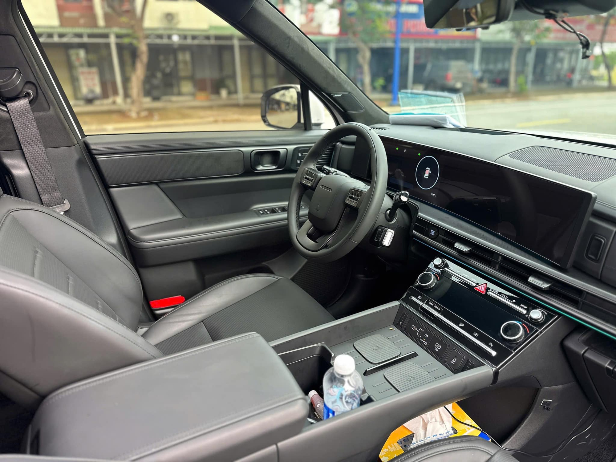 Chạy lướt 1.000 km, Hyundai Santa Fe bản full rao bán cao hơn giá niêm yết 104 triệu đồng - Ảnh 4