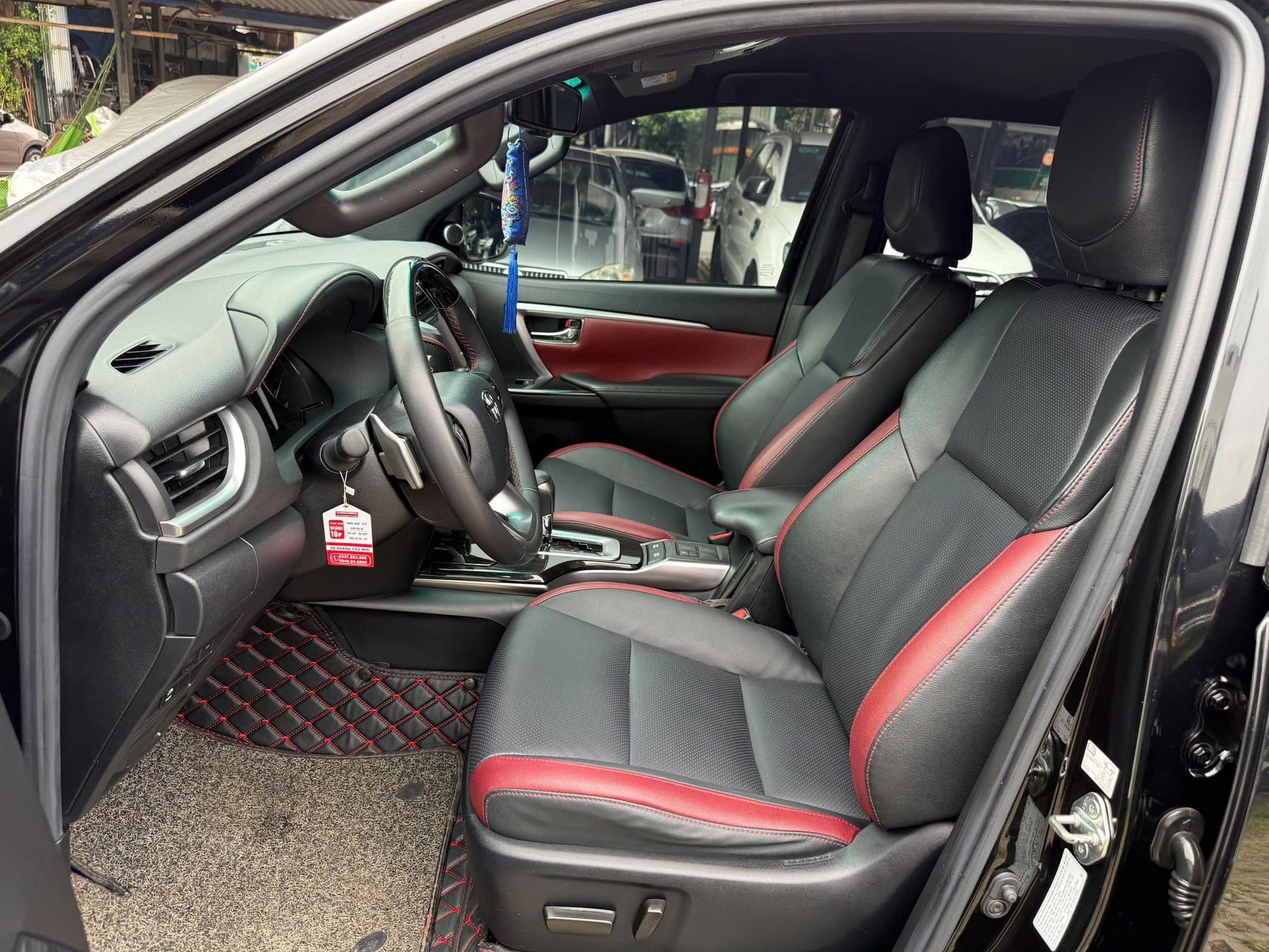 Đại lý báo Toyota Fortuner Legender thêm bản máy xăng tại Việt Nam: Đắt hơn máy dầu 5-45 triệu, bán ra tháng sau cạnh tranh Everest - Ảnh 3