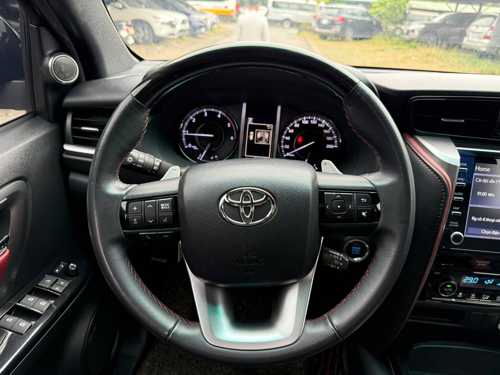 Đại lý báo Toyota Fortuner Legender thêm bản máy xăng tại Việt Nam: Đắt hơn máy dầu 5-45 triệu, bán ra tháng sau cạnh tranh Everest - Ảnh 4