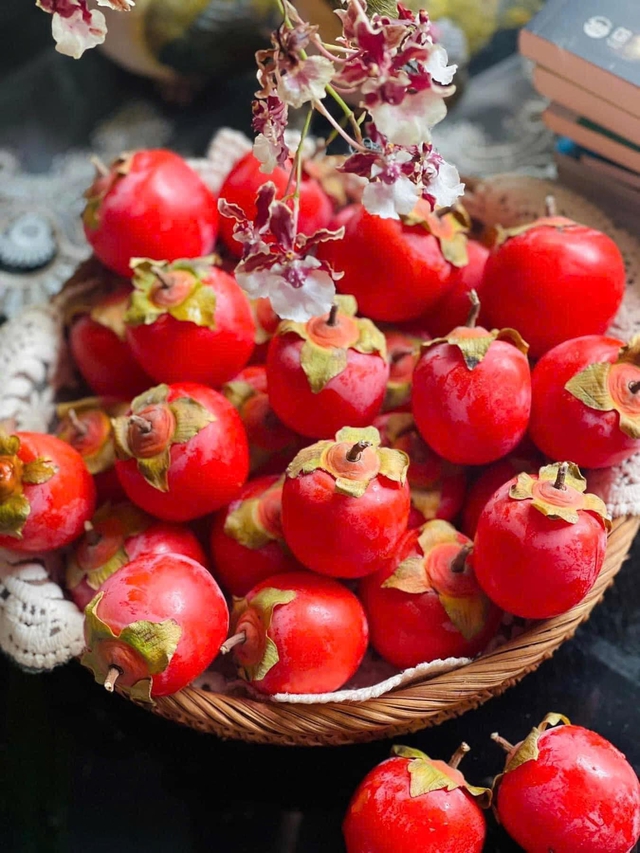 Mặt hàng mới, lần đầu tiên xuất hiện tại Việt Nam "nhuộm đỏ" chợ Việt, khách bị hút hồn - Ảnh 2