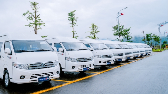 Một công ty Việt xuất xưởng lô xe 16 chỗ, lập tức bàn giao trăm chiếc: 'Đại bản doanh' 600ha đặt tại Huế - Ảnh 2