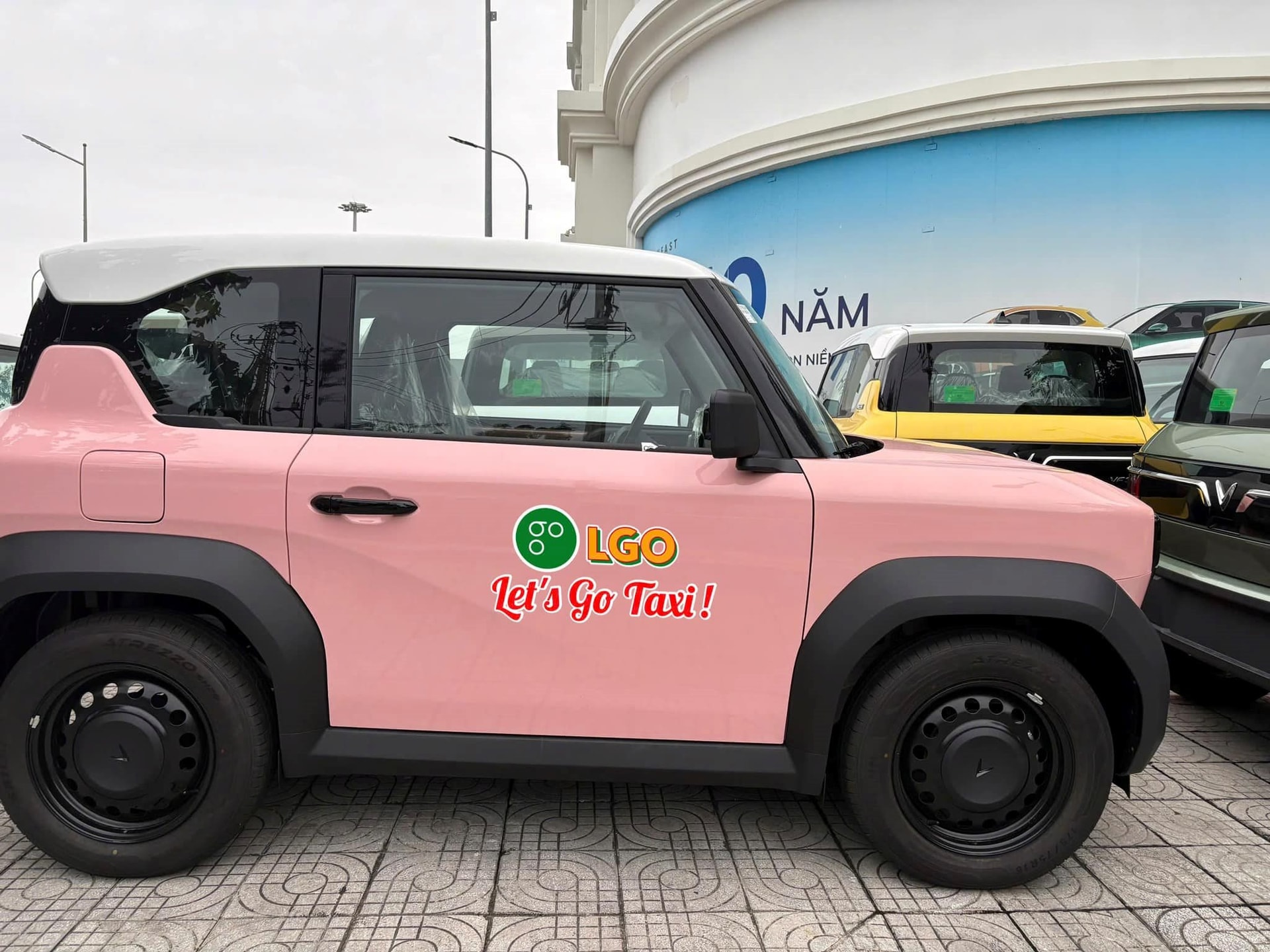 Hãng taxi chốt đơn 600 chiếc VinFast VF 3 của ông Phạm Nhật Vượng tung ảnh ra quân: Giá cước dự kiến "siêu hạt dẻ"? - Ảnh 5