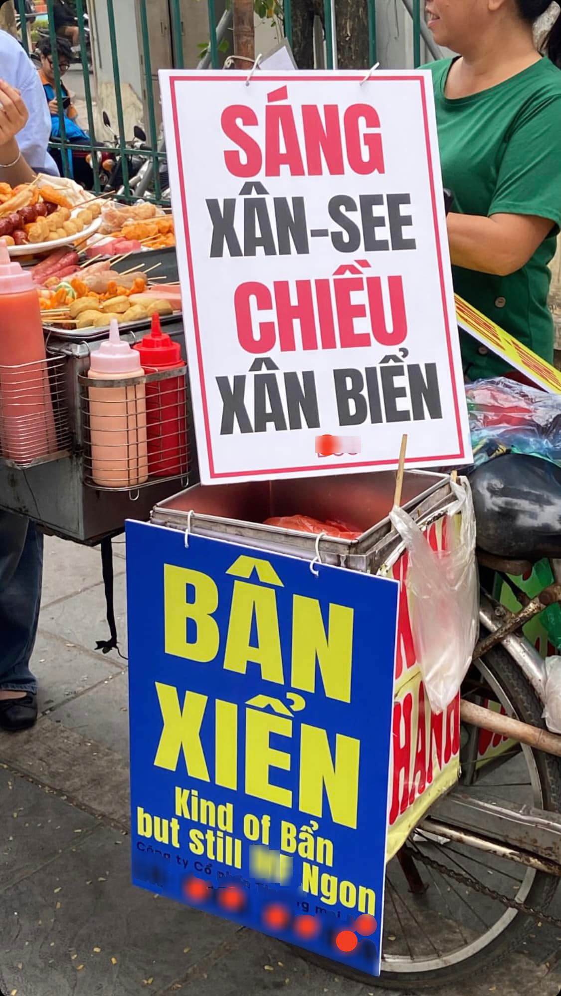 Xe "xiên bẩn" chiếm sóng cõi mạng chỉ bởi tấm bảng, khẳng định "bẩn" nhưng nhiều người vẫn vây quanh - Ảnh 2