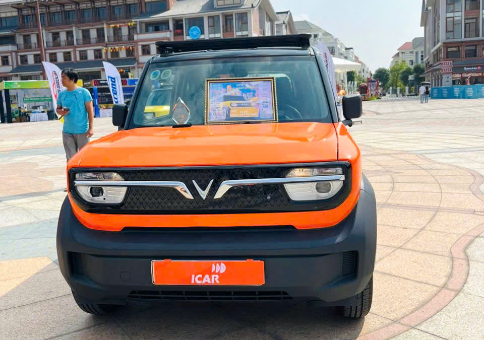 Loạt VinFast VF 3 'thay da đổi thịt': Trần sao Rolls-Royce, 'mặt tiền' Mercedes-AMG, loa hàng hiệu, tiền "độ" dễ ngang tiền xe - Ảnh 5