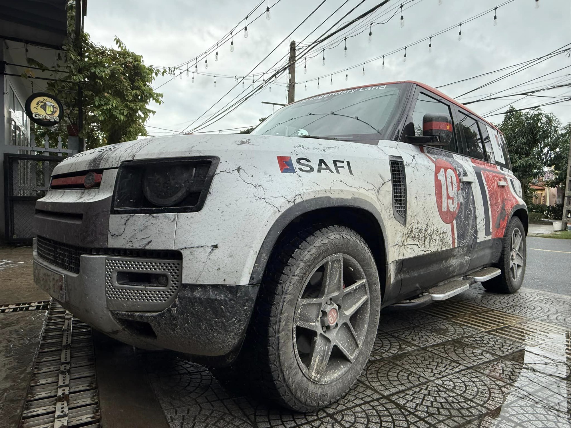 Chủ xe Defender lái 7.000km xuyên Việt Nam - Thái Lan: ‘Chạy địa hình sướng, có đoạn vượt 4.000 khúc cua, vẫn còn điểm bất tiện’ - Ảnh 4