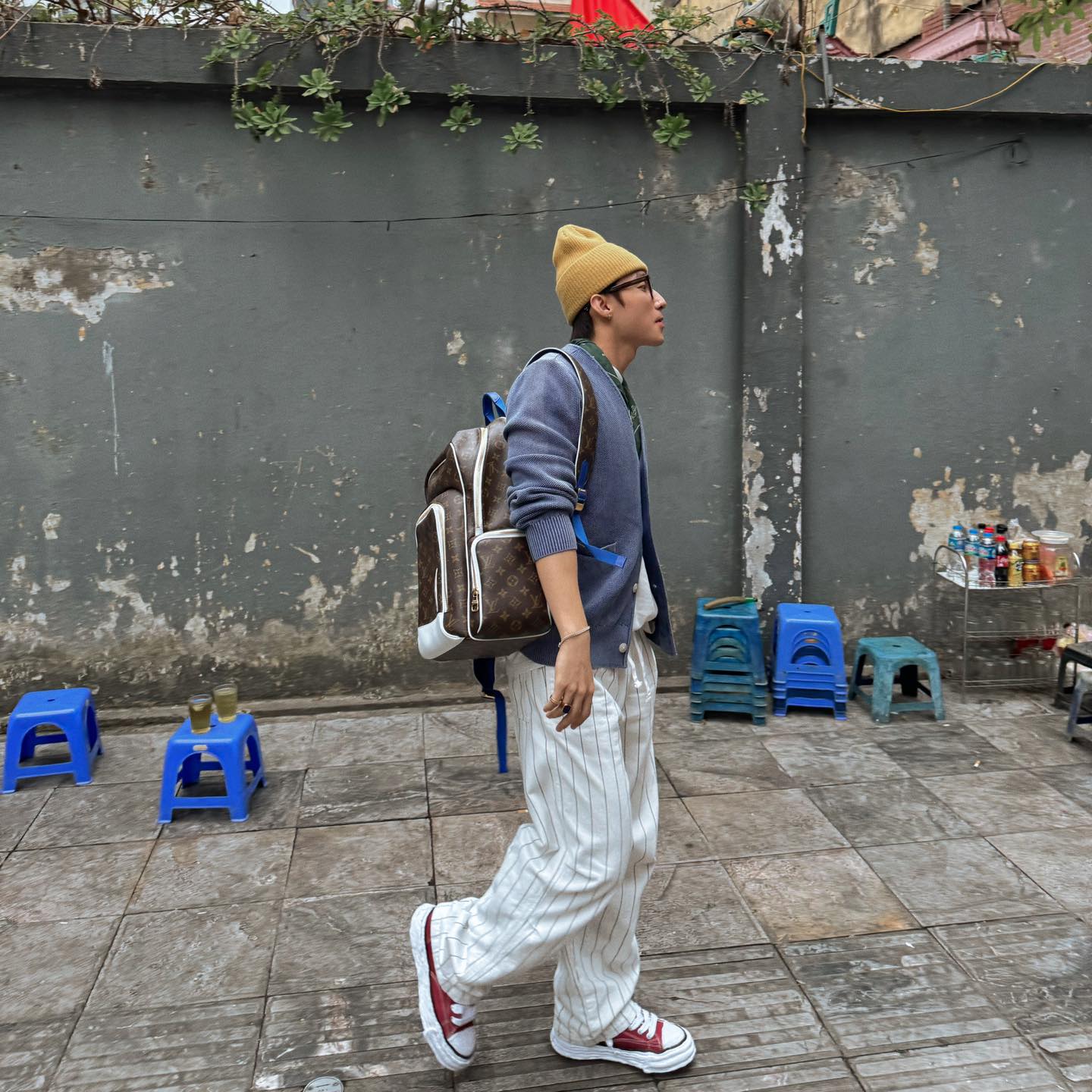 Check VAR ngay hàng trà đá mà Sơn Tùng ngồi: Dân tình đang "ùn ùn" kéo đến check-in, nô nức như điểm du lịch - Ảnh 5