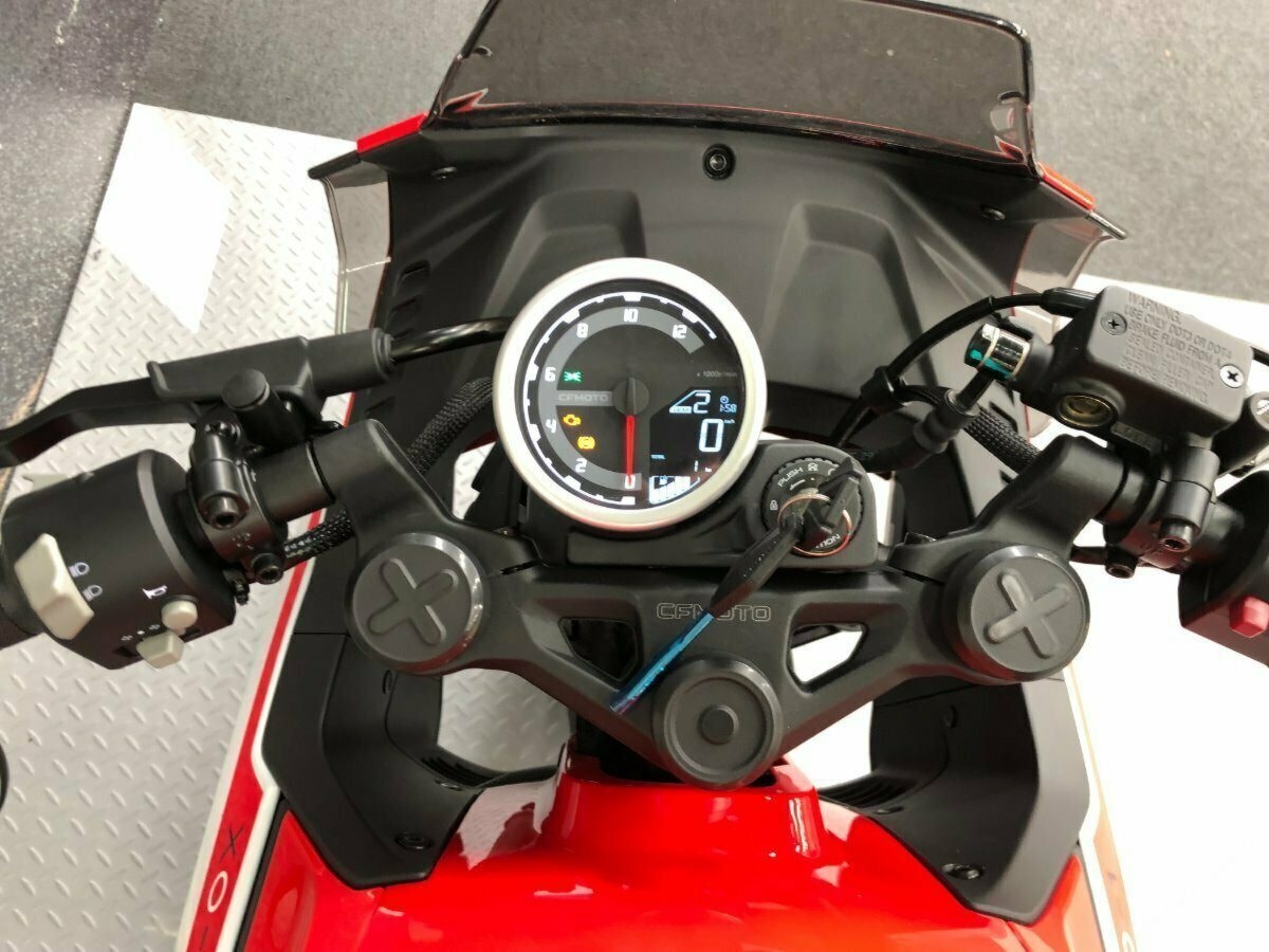 'Vua côn tay' 125cc cập bến thị trường Việt: Thiết kế độc lạ, có ABS 2 kênh, trang bị vượt Yamaha Exciter và Winner X - Ảnh 6