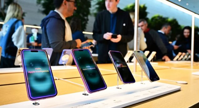 Hàng 'made in China' trước nguy cơ bị Mỹ áp thuế mạnh tay - Quốc gia nào dễ trở thành 'thủ phủ' sản xuất iPhone? - Ảnh 1